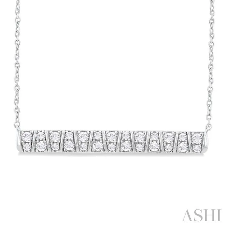 1/2 ctw Ribbed Trapezoid Motif Bar Round Cut Diamond Necklace in 14K White Gold