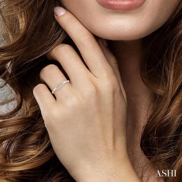 1/20 ctw Paperclip Link Round Cut Diamond Fashion Ring in 10K White Gold