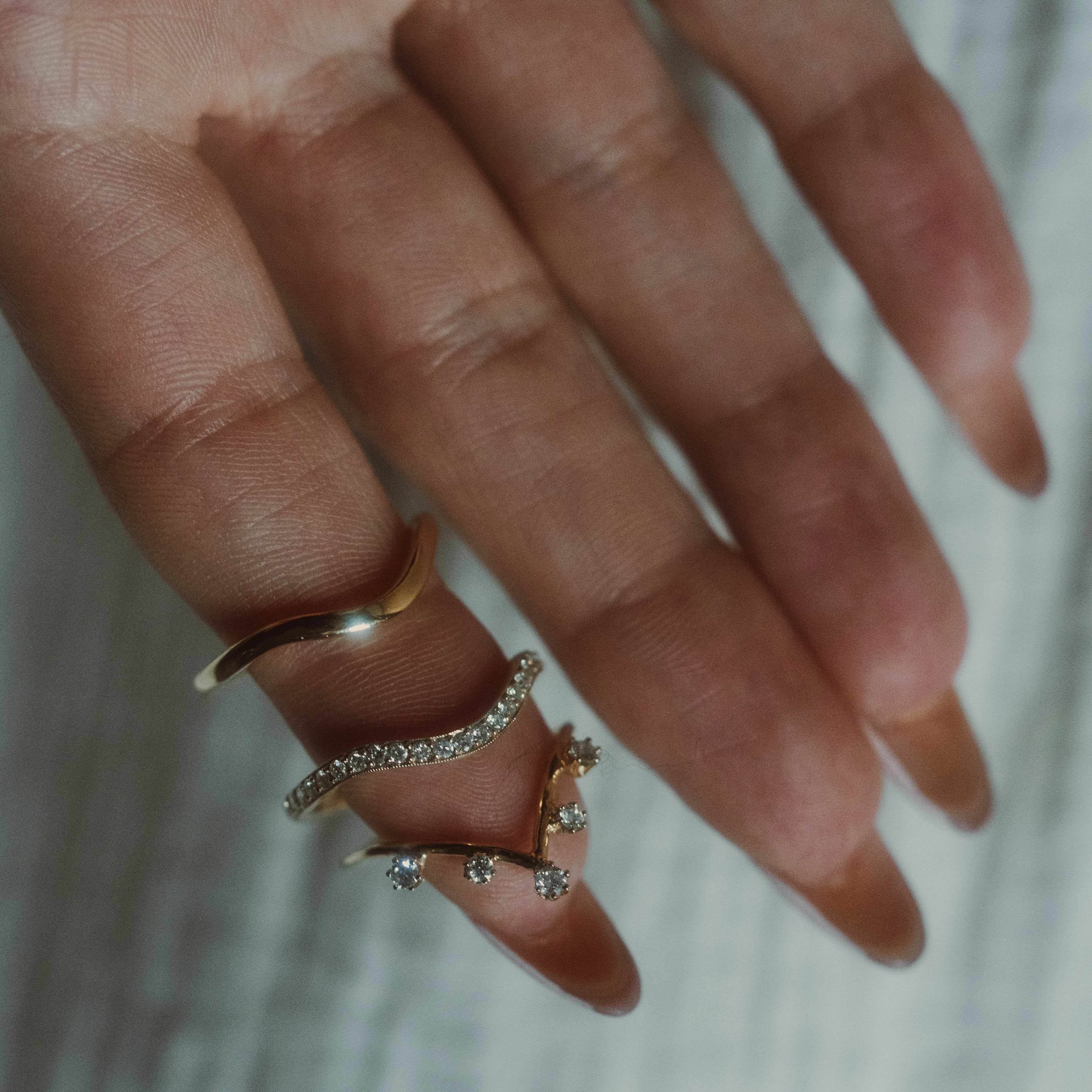 14k Low Tide Curved Band with Diamonds