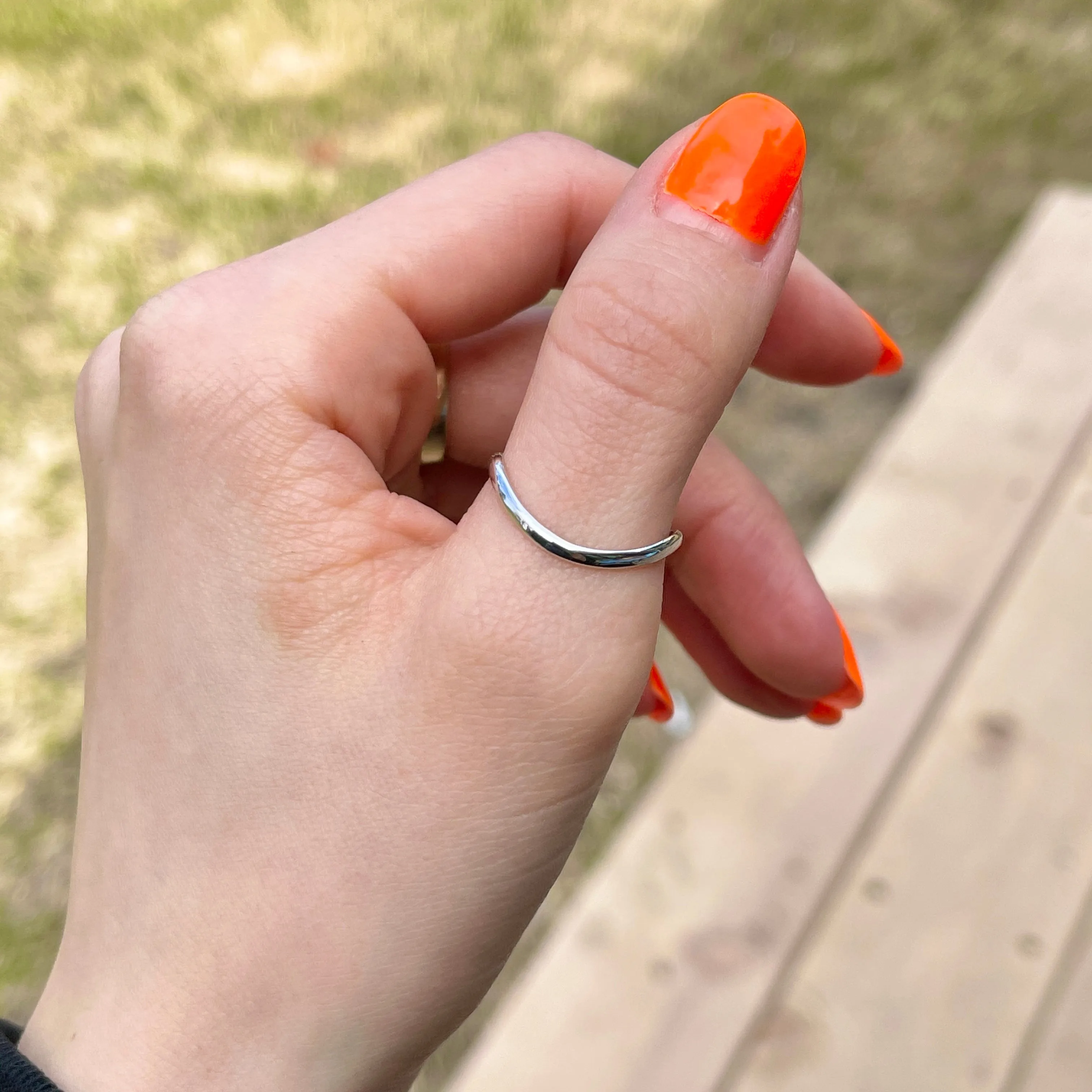 14KT White Gold Wave Band Thumb Ring