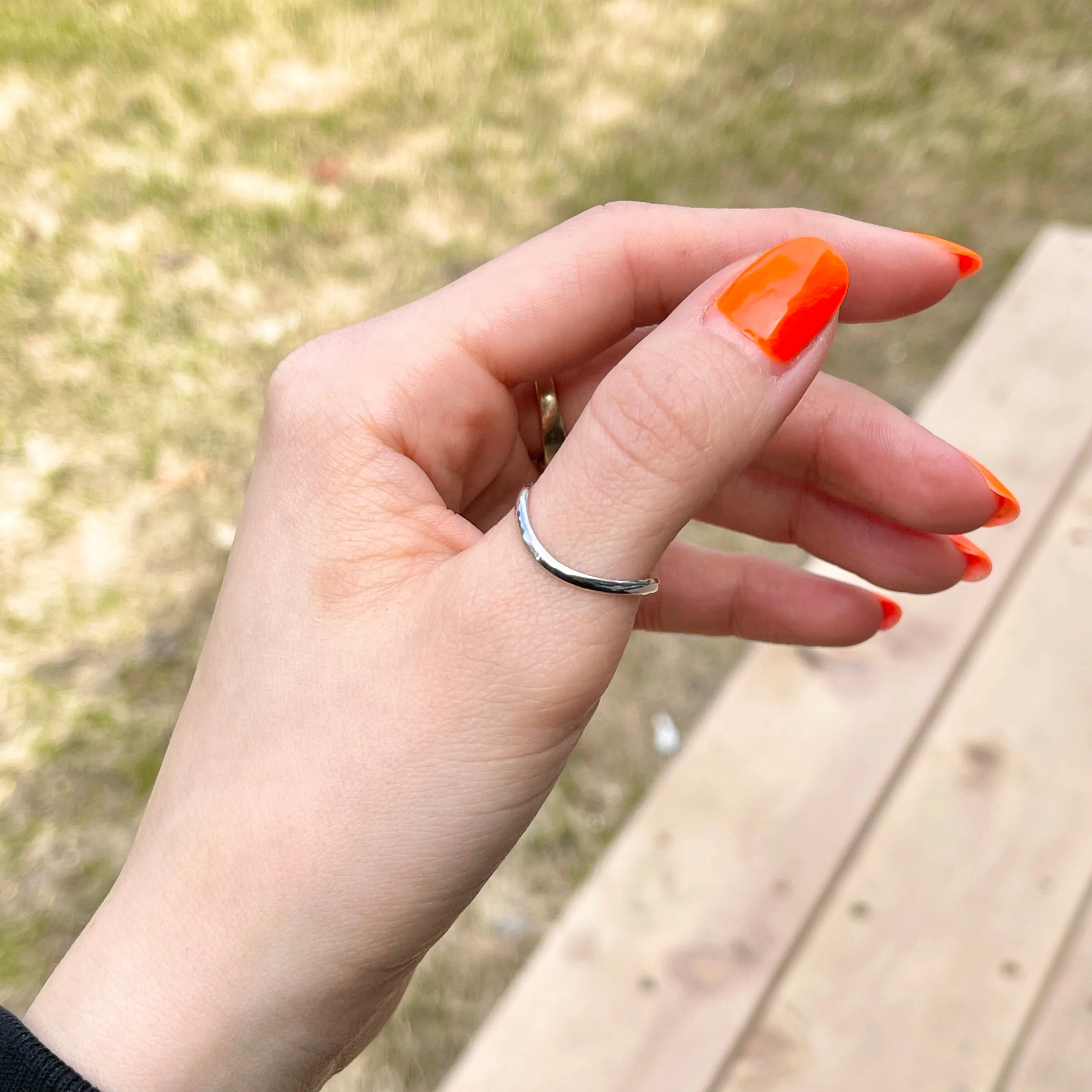 14KT White Gold Wave Band Thumb Ring