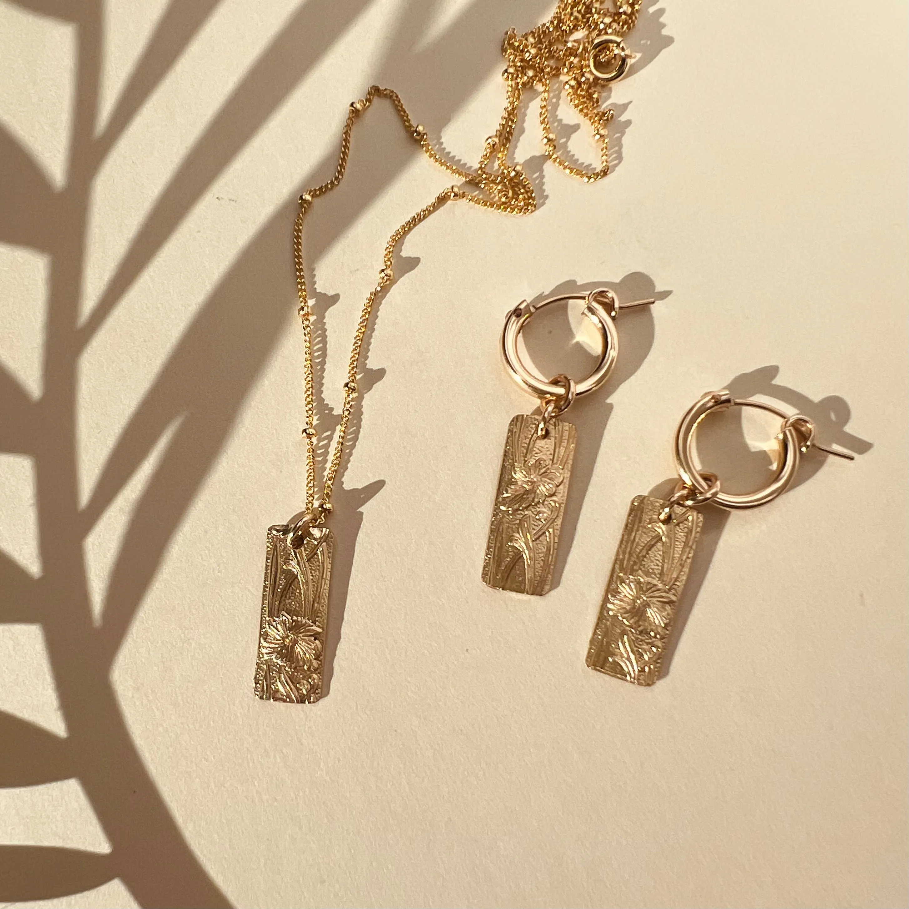 ANDAZ NECKLACE