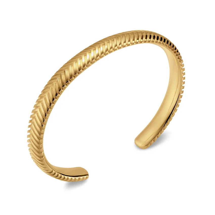 Chevron Cuff Bracelet in 18K Yellow Gold, 8mm, Size Medium