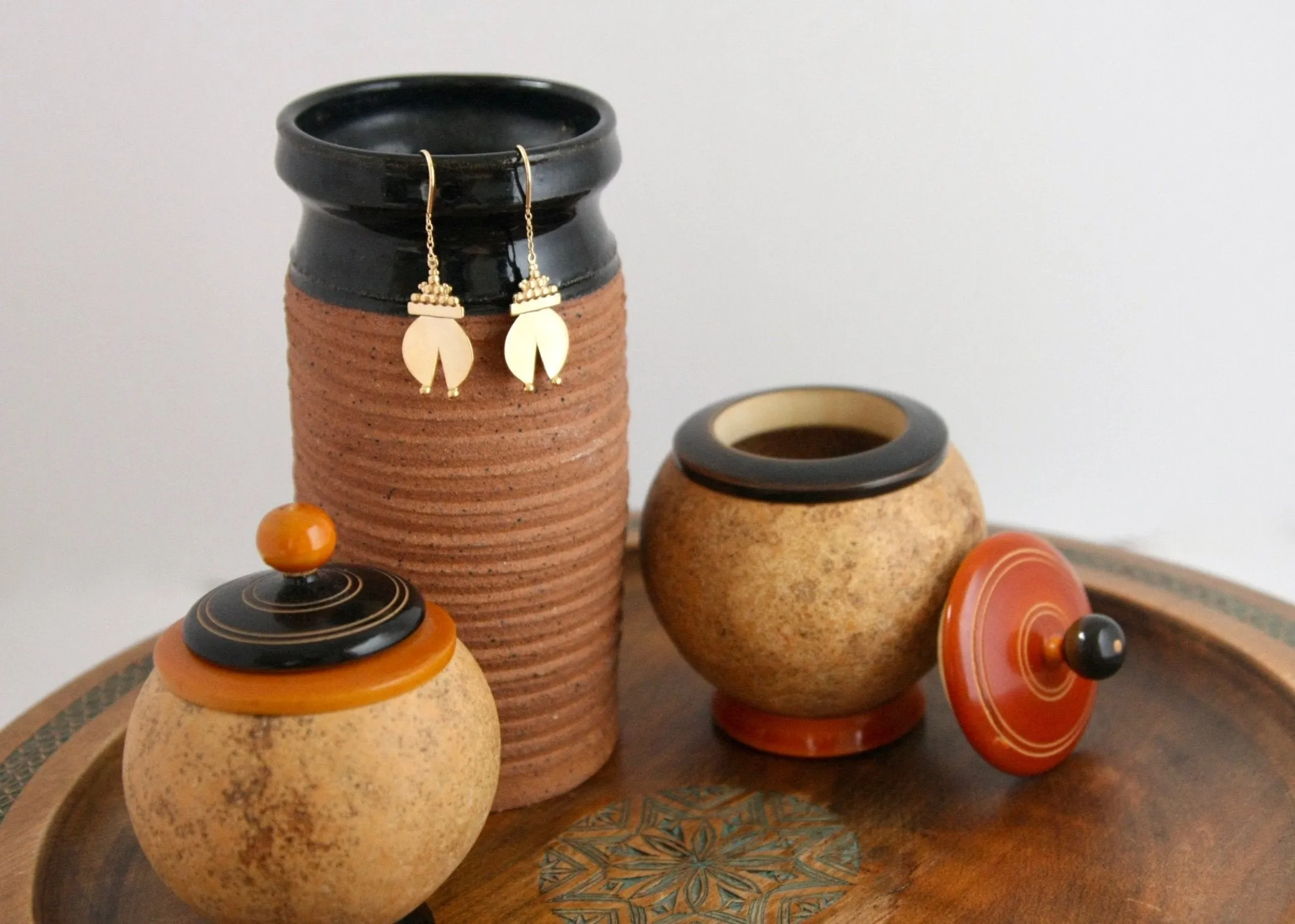Contemporary, gold plated 'Naughara' threader earrings