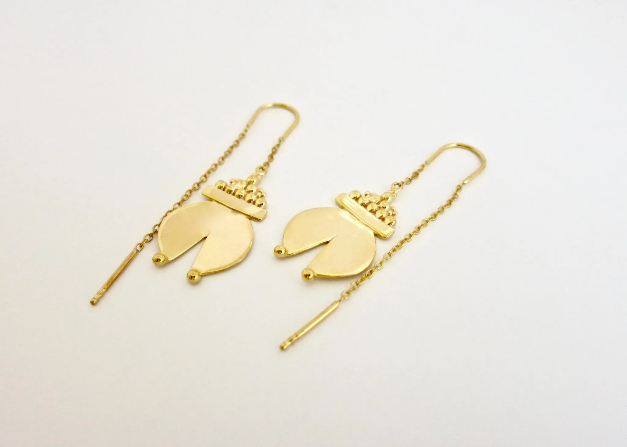 Contemporary, gold plated 'Naughara' threader earrings
