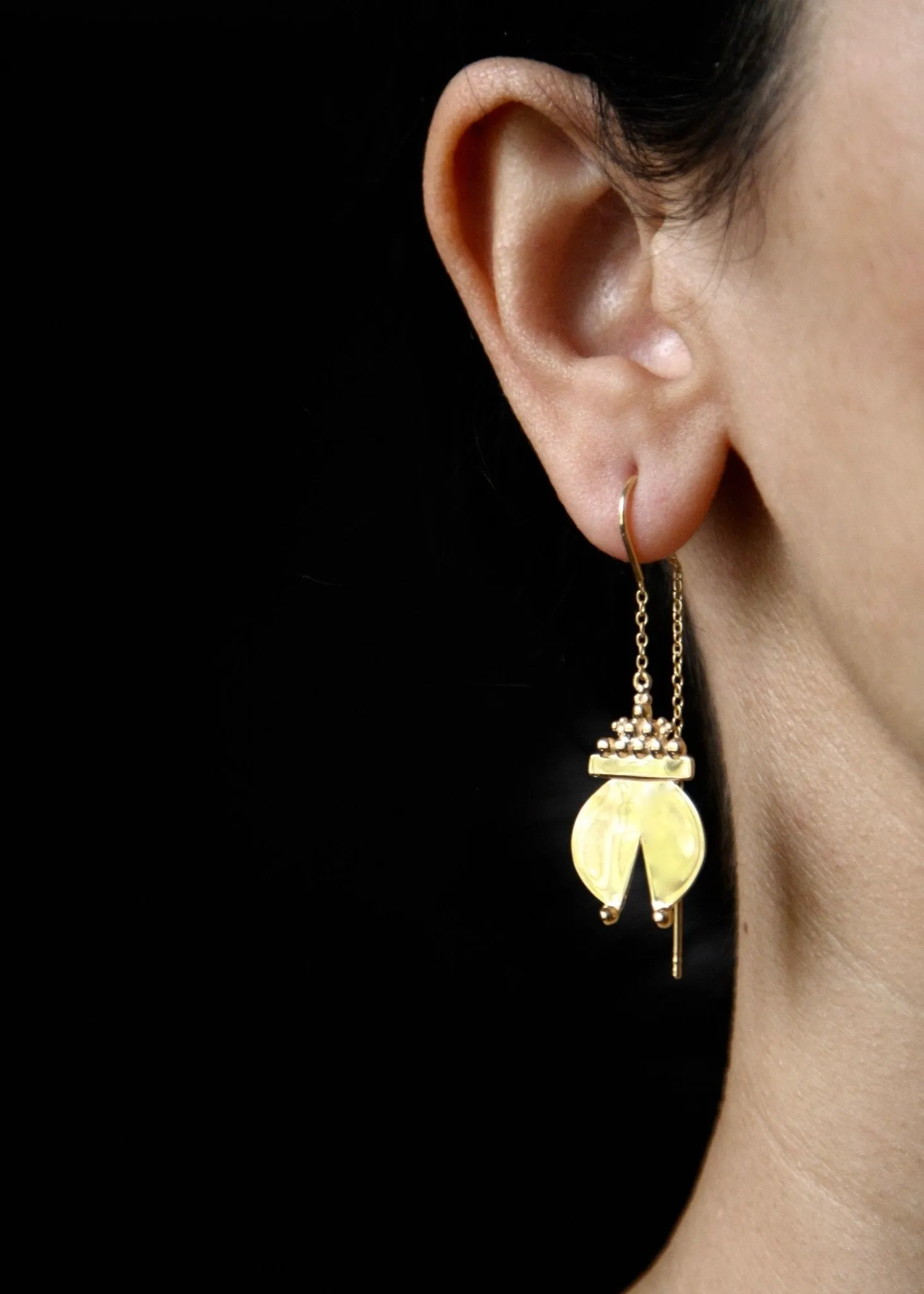 Contemporary, gold plated 'Naughara' threader earrings