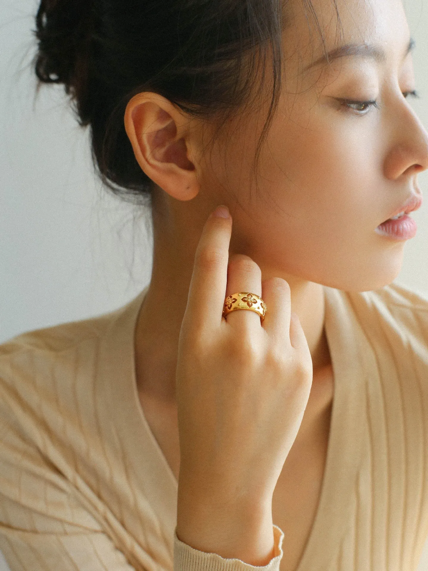 Court Style Vintage Diamond Flower Zircon Ring