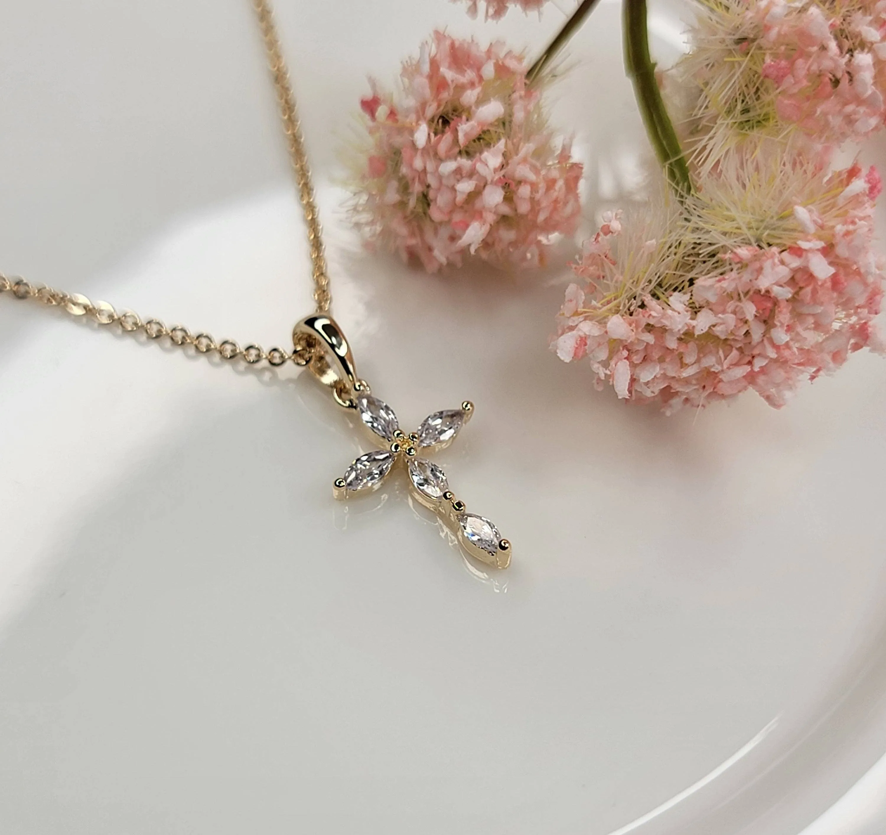 Cz Small Cross Necklace: Silver