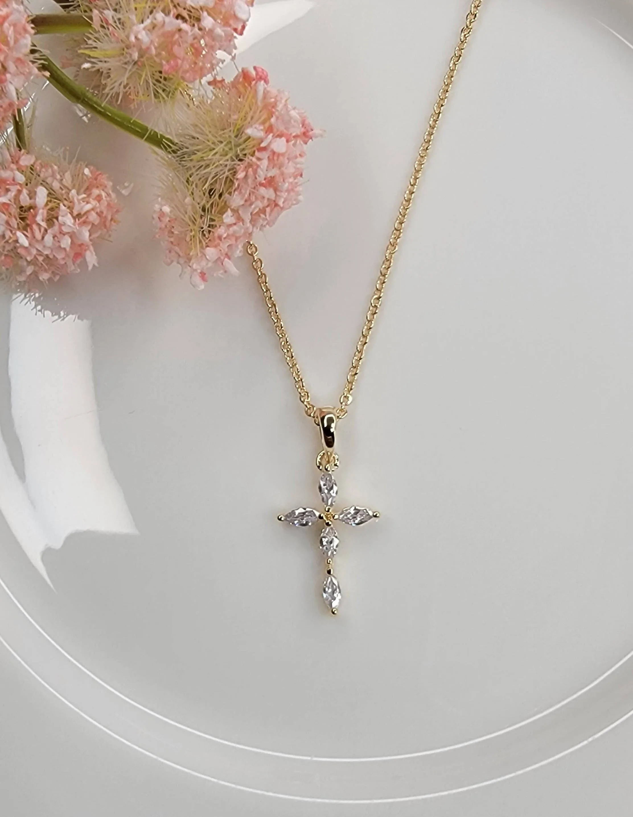 Cz Small Cross Necklace: Silver