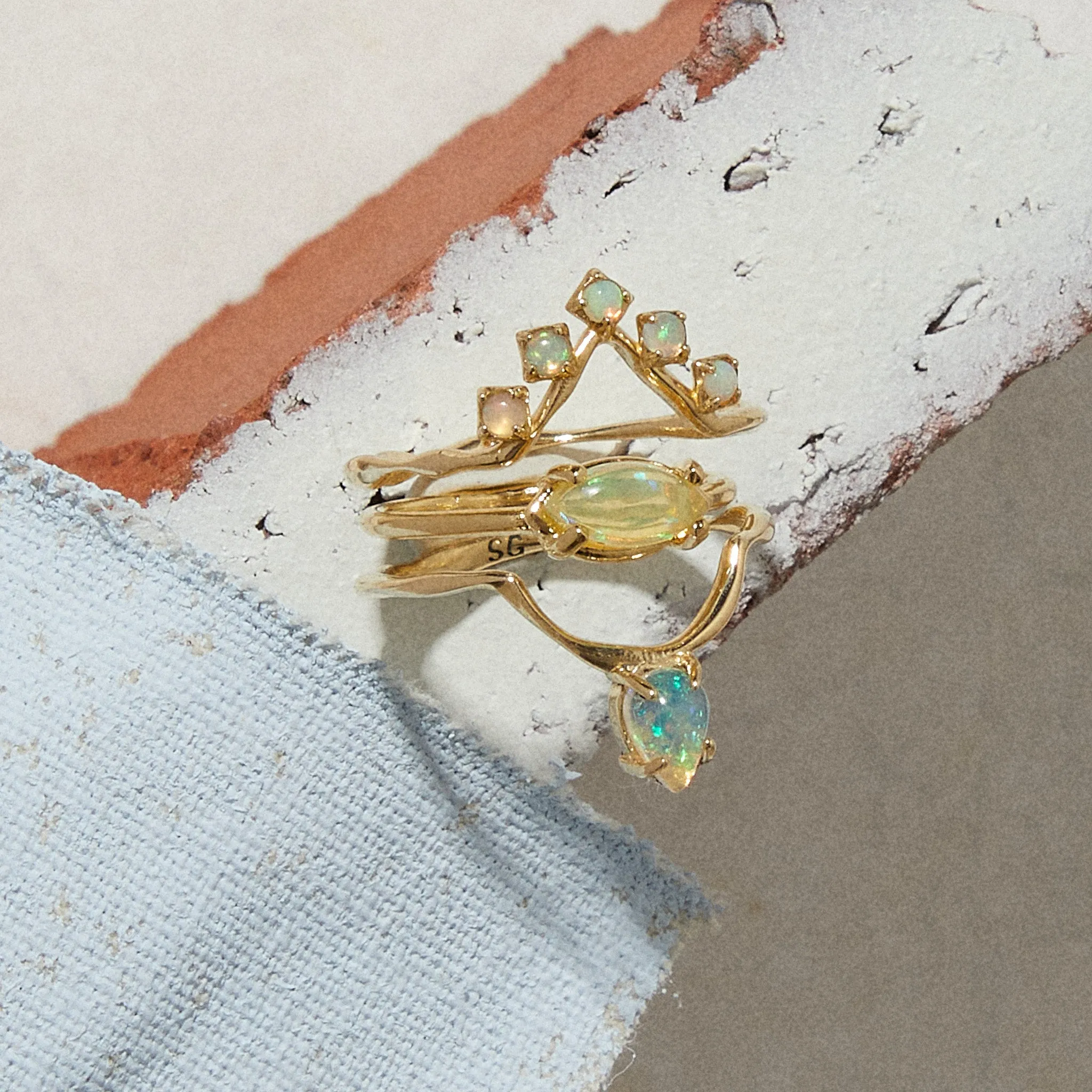 Drip Ring in Opal