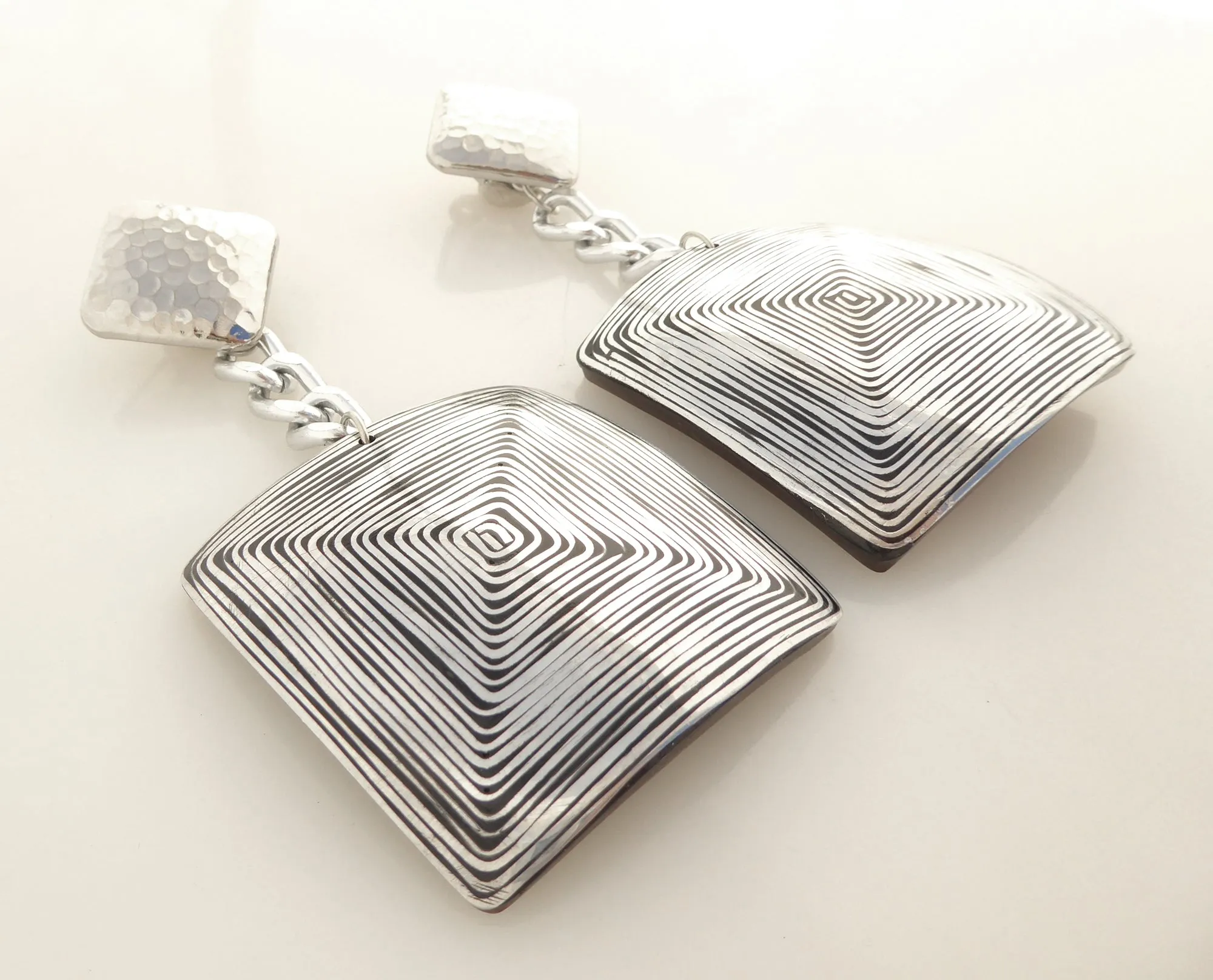 Fizza geometric earrings