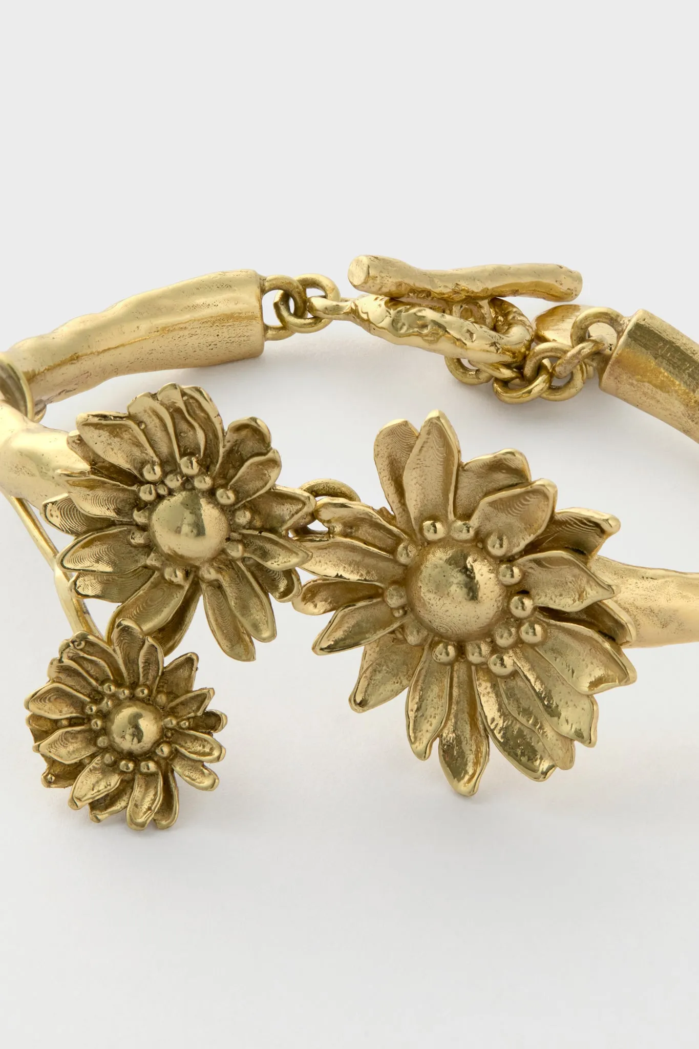 Gold Team Spirit Cluster Daisy Cuff