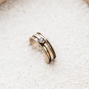 Gray Spinel Ring on Double Channel Band