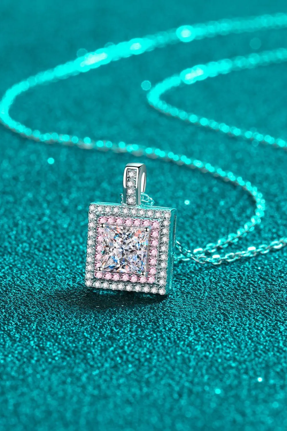Hazel Blues® | 1 Carat Moissanite Square Pendant Chain Necklace