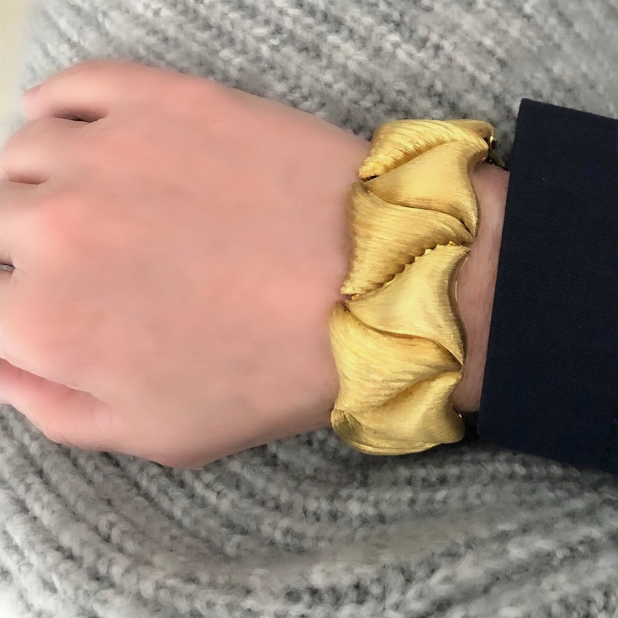 Henry Dunay Textured 18k Gold Link Bracelet