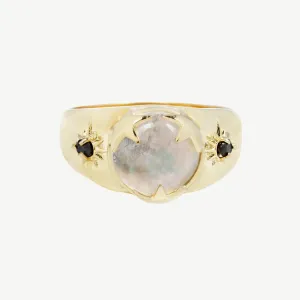 Luna Signet in Moonstone/Black Spinel