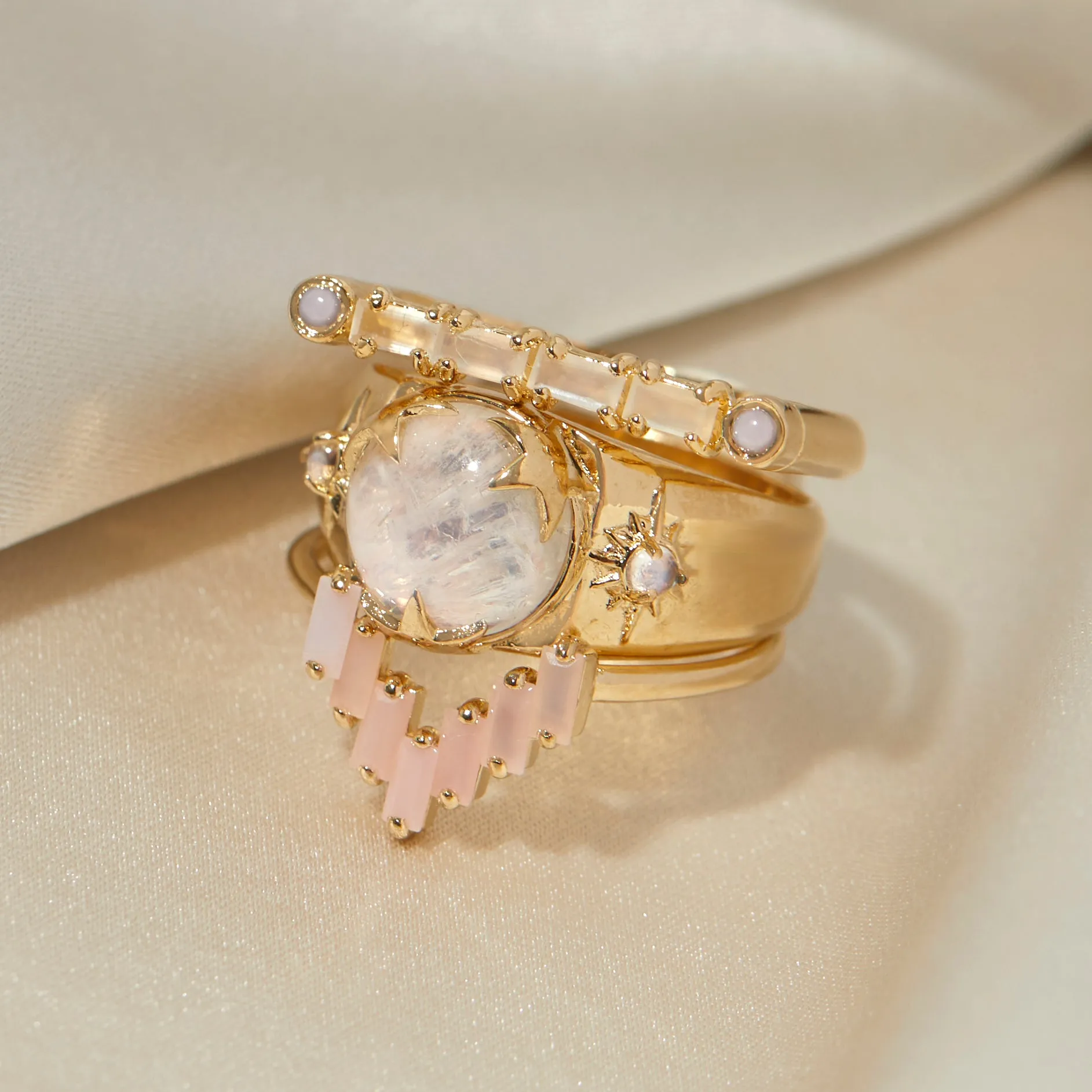 Luna Signet in Moonstone/Moonstone