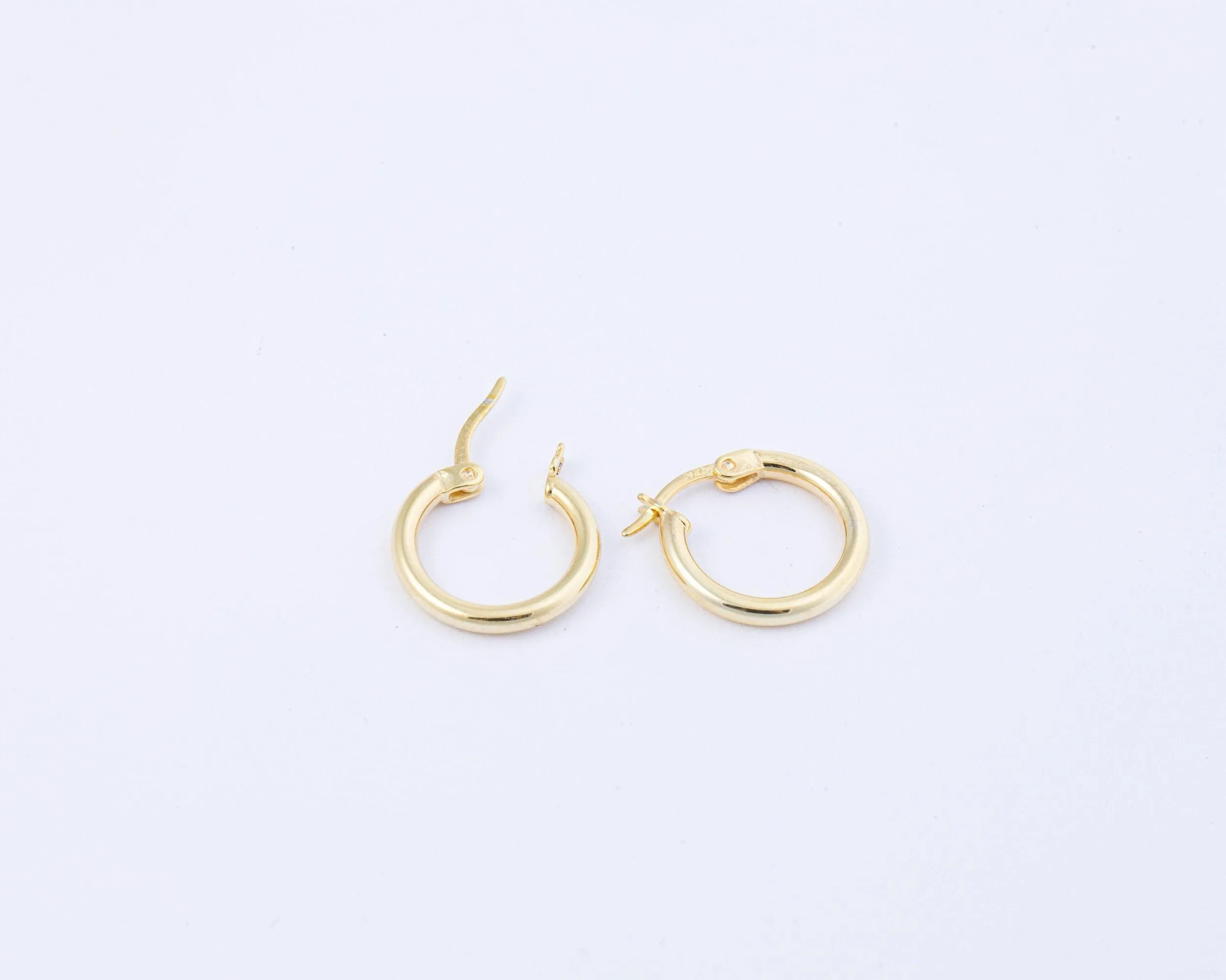 Minimalist Hoops Earrings - 18K Gold Vermeil
