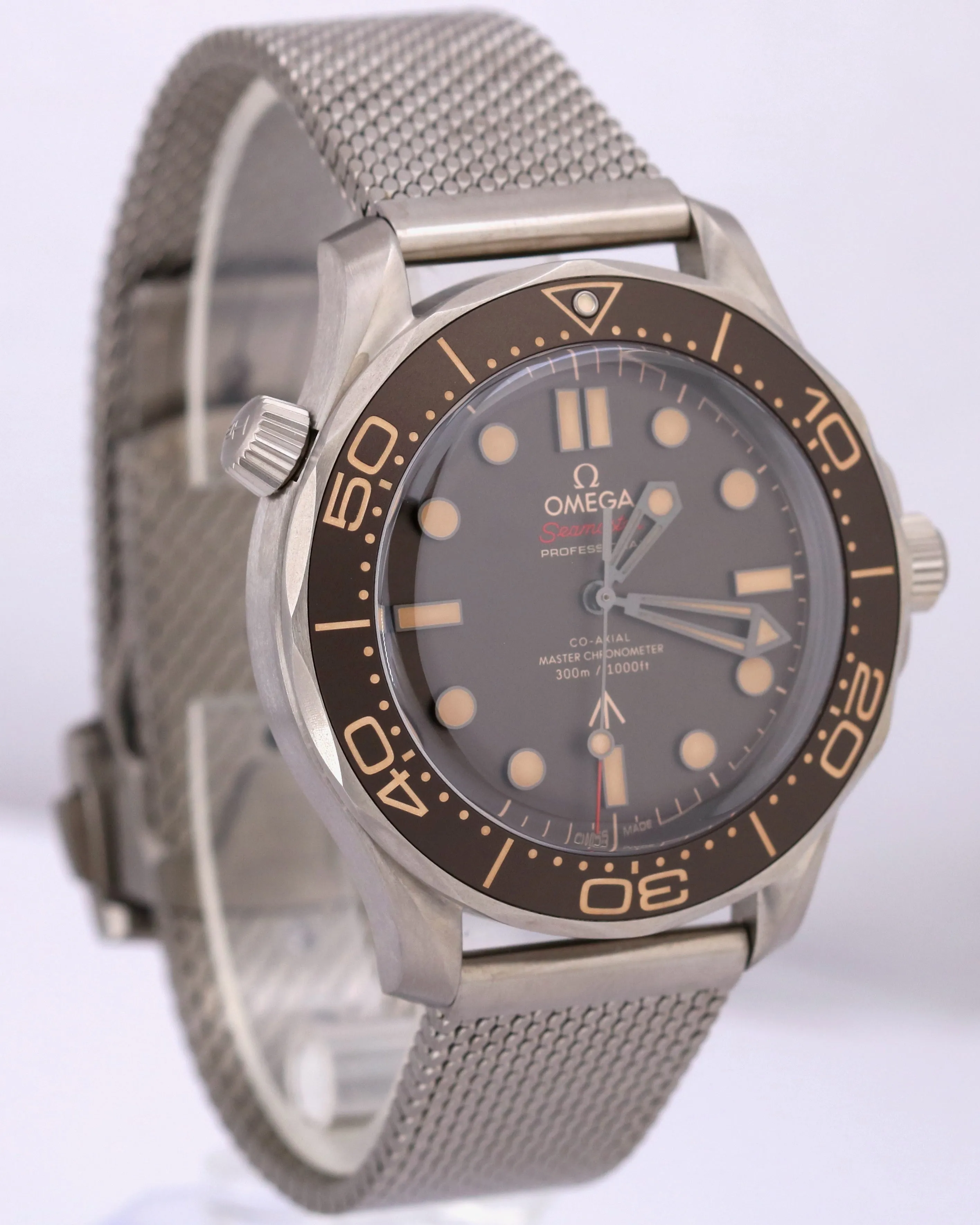 MINT PAPERS Omega Seamaster NO TIME TO DIE 42mm Titanium 210.90.42.20.01.001 BOX