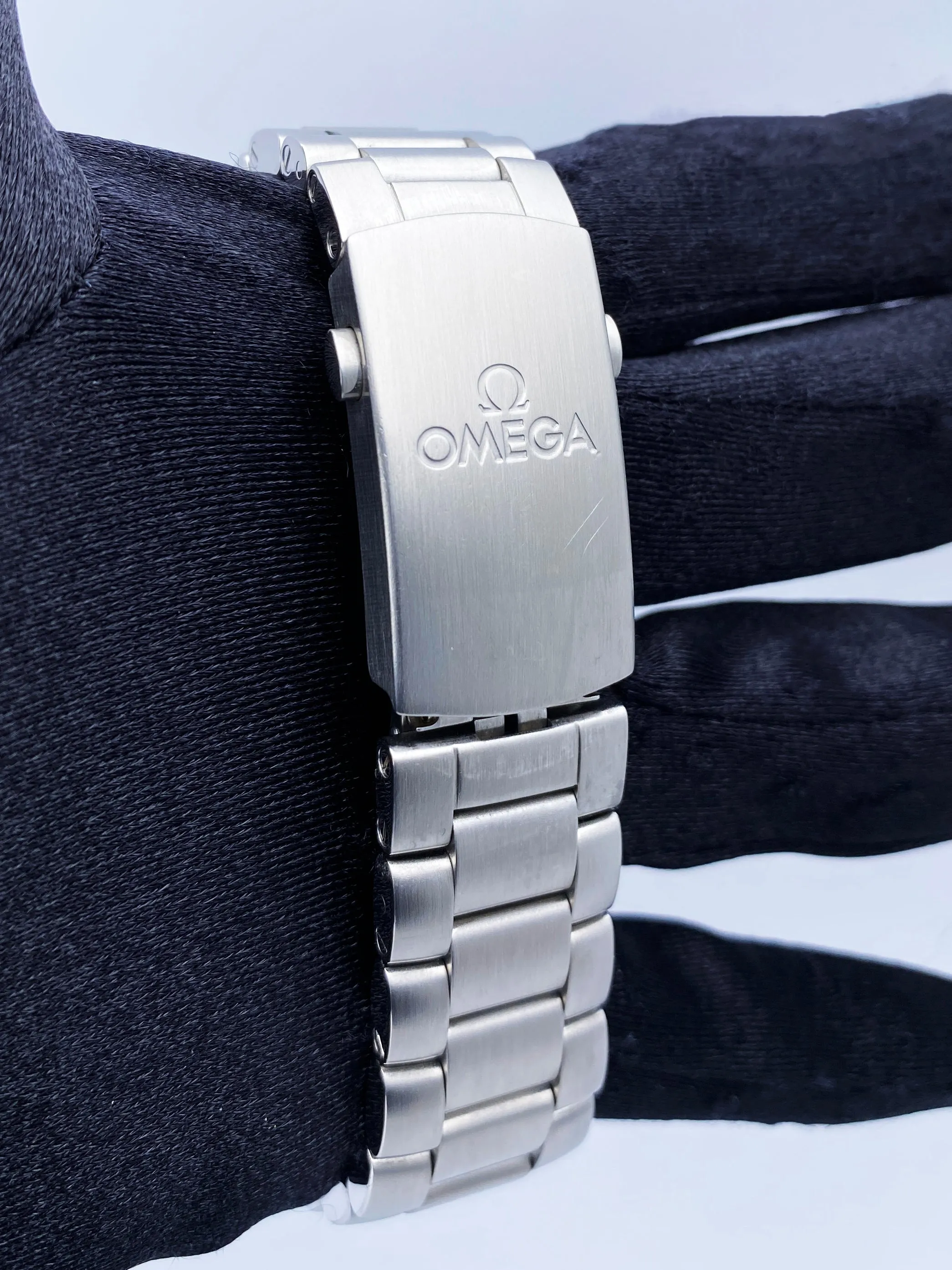 Omega Planet Ocean 232.30.42.21.01.001 Mens Watch