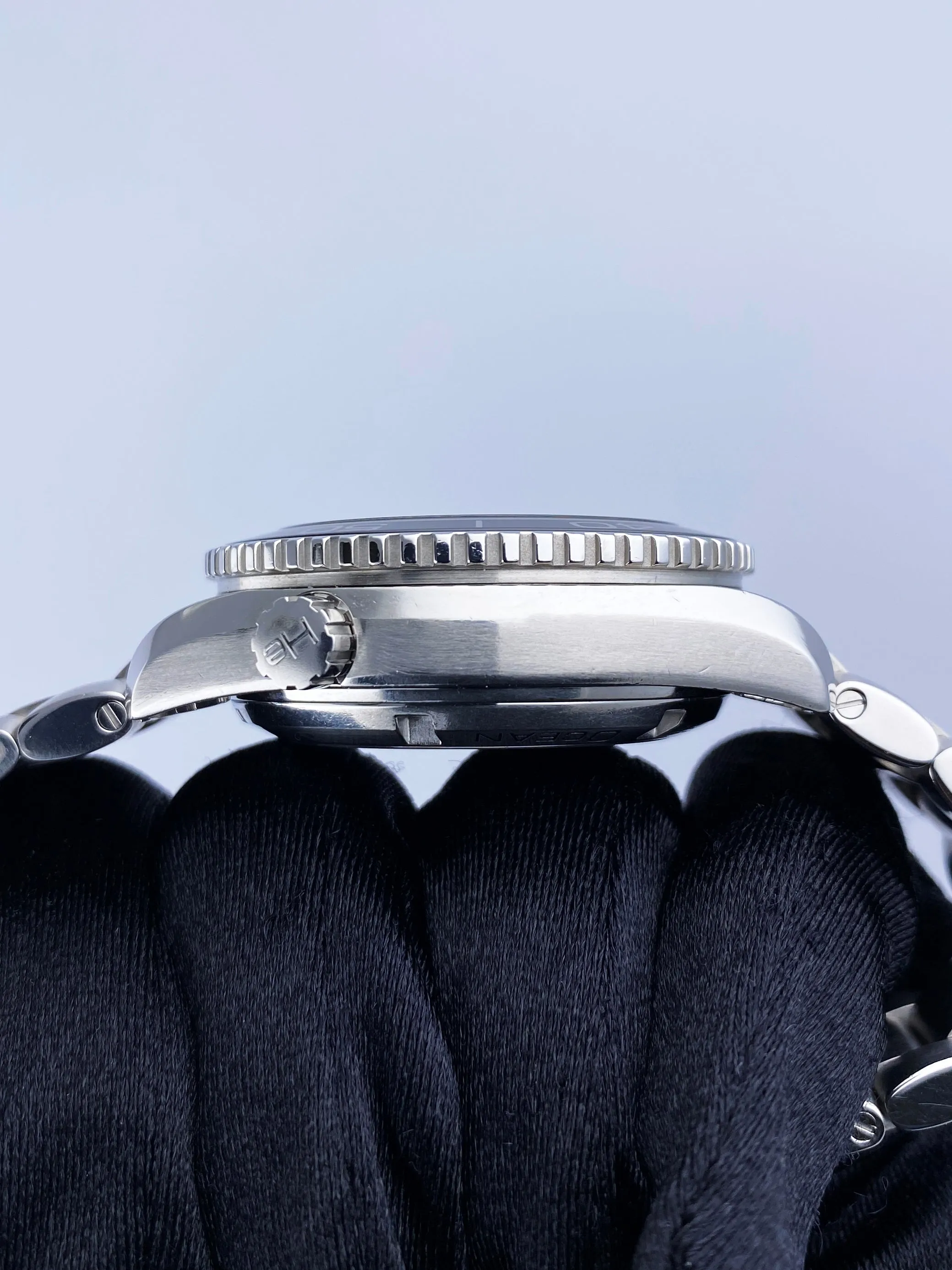 Omega Planet Ocean 232.30.42.21.01.001 Mens Watch