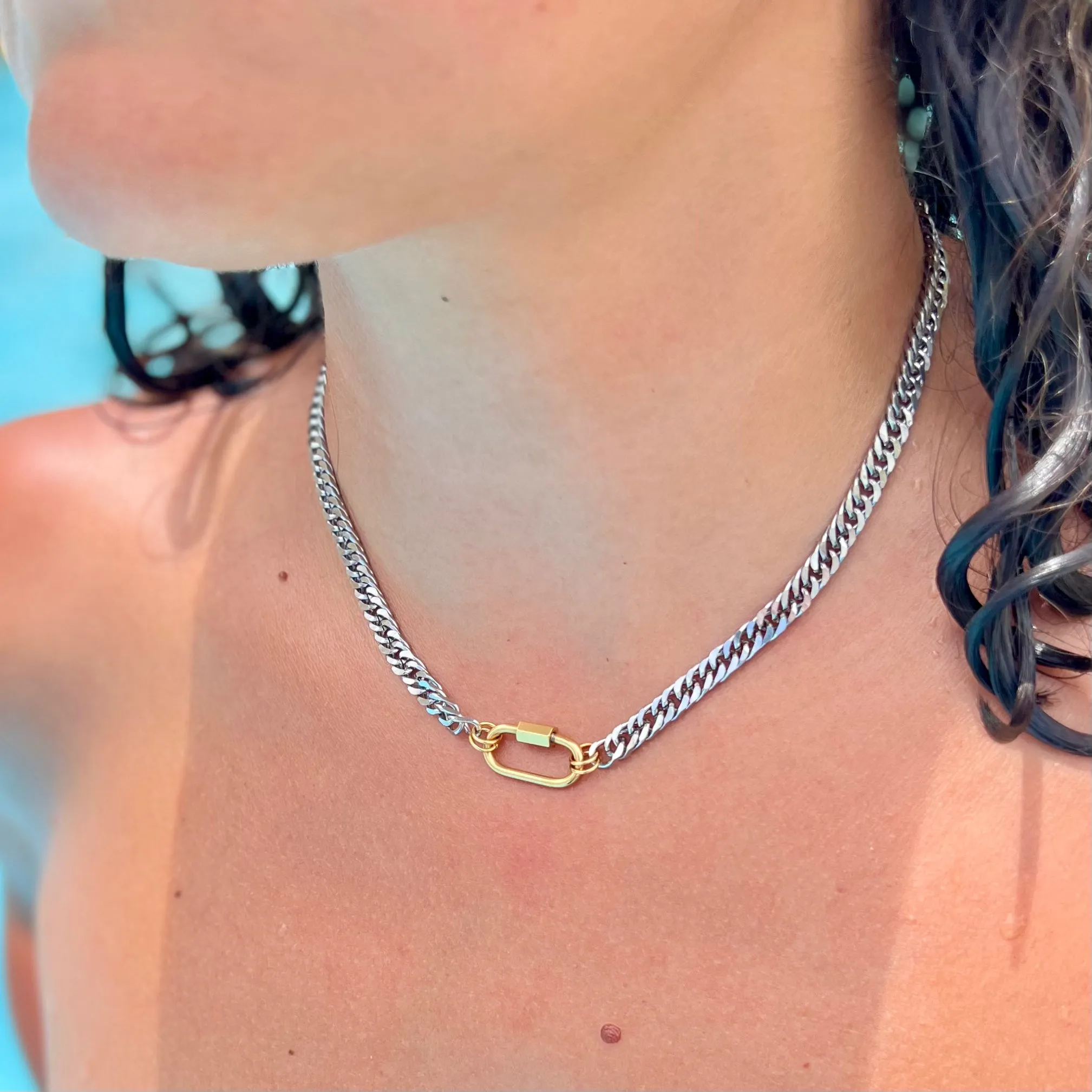 Oval Pendant Chain Necklace
