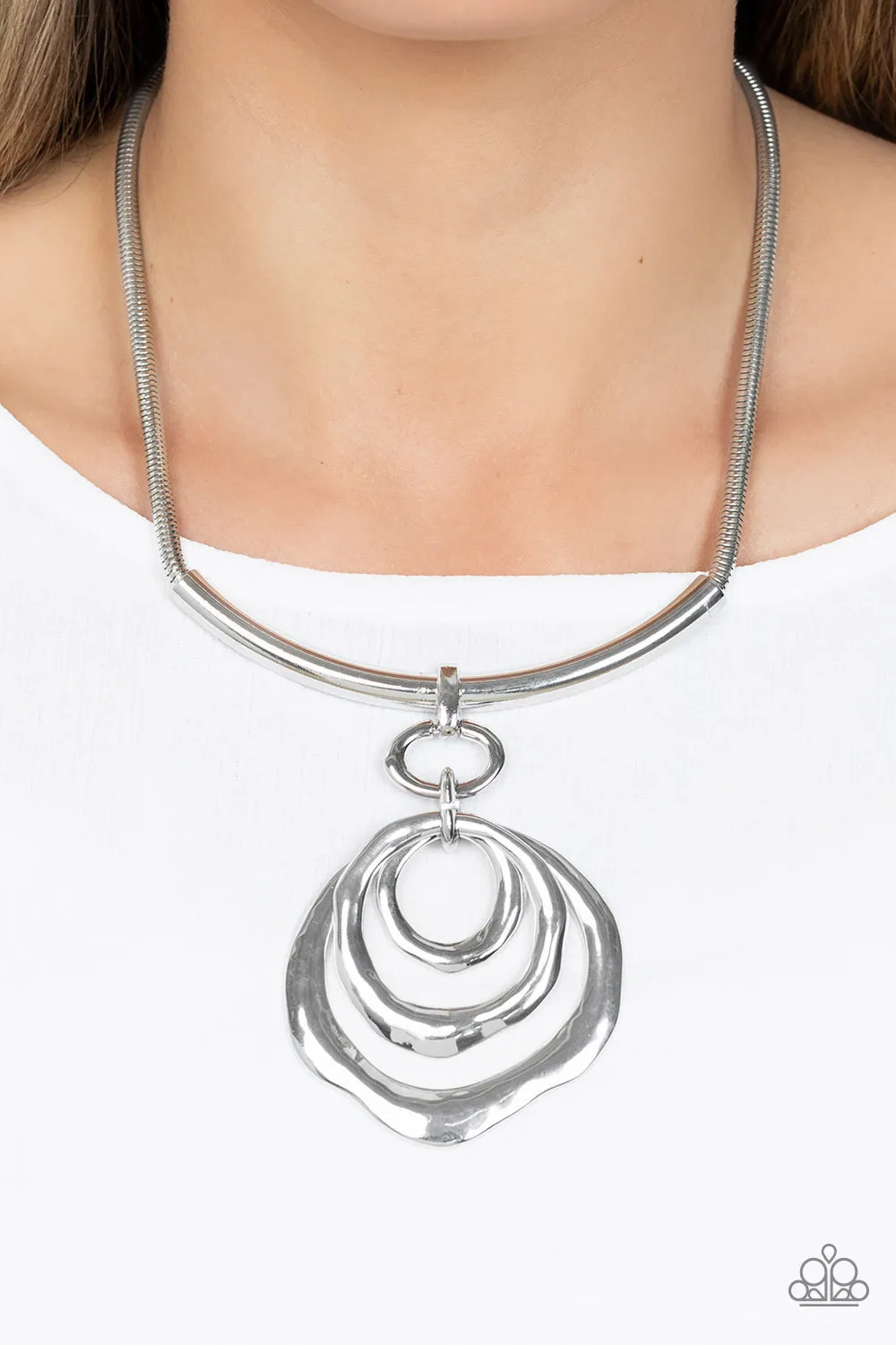 Paparazzi - Forged in Fabulous - Silver Necklace