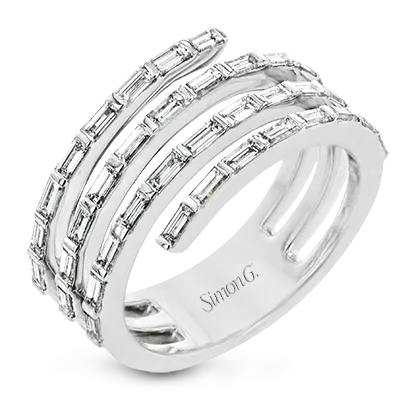 Right Hand Ring in 18k Gold
