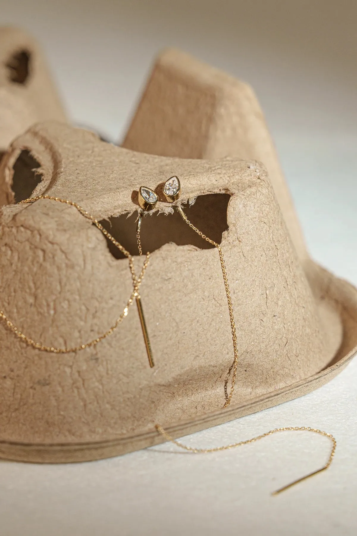 The Classics Shimmering Line Threader Earring