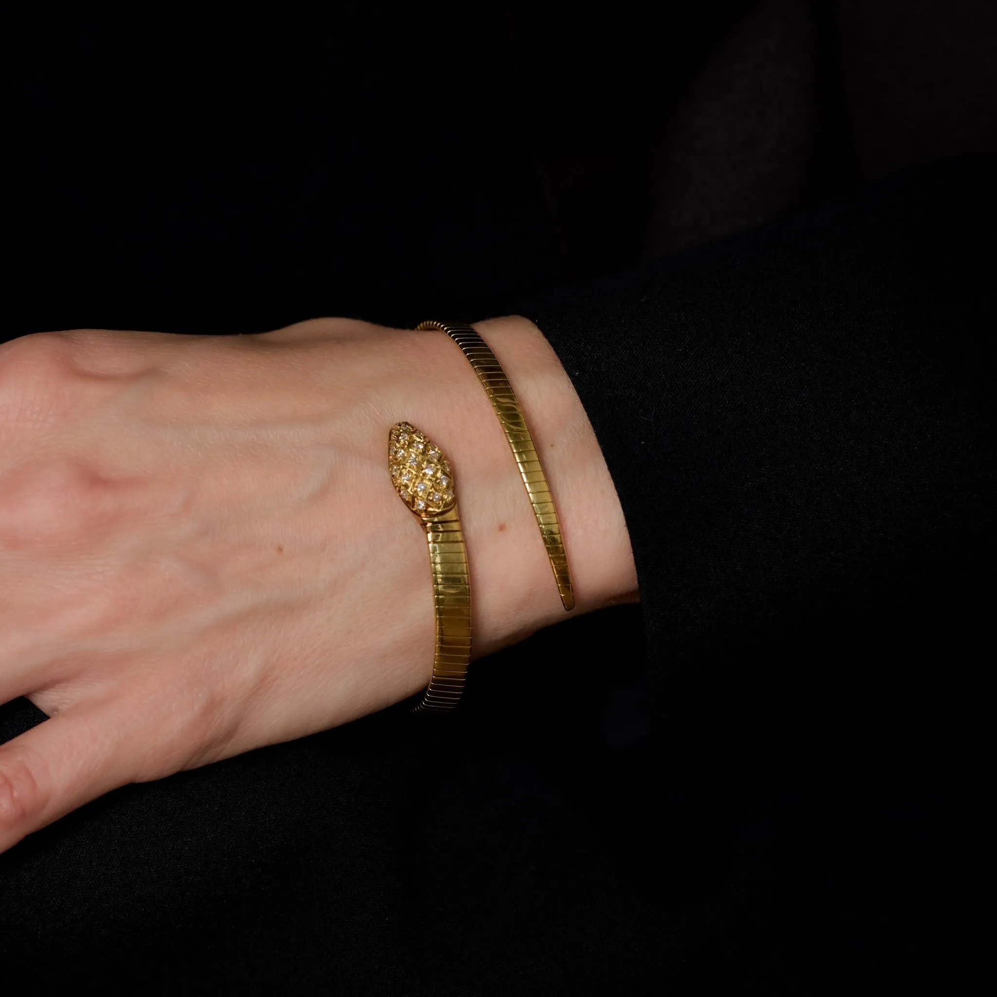 Vintage diamond 18k yellow gold tubogas snake bangle