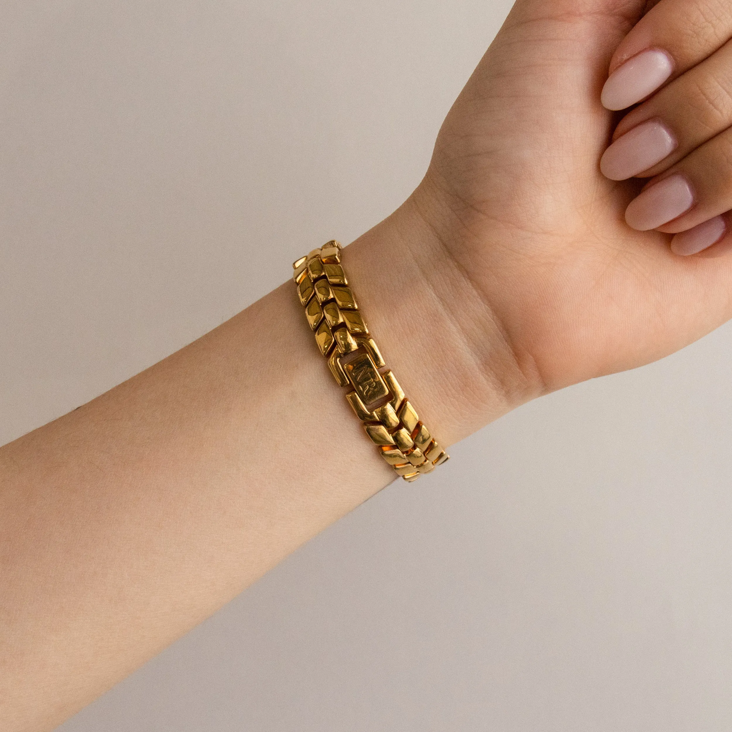 Vintage Nina Ricci Swiss Midnight Bow Gold Watch