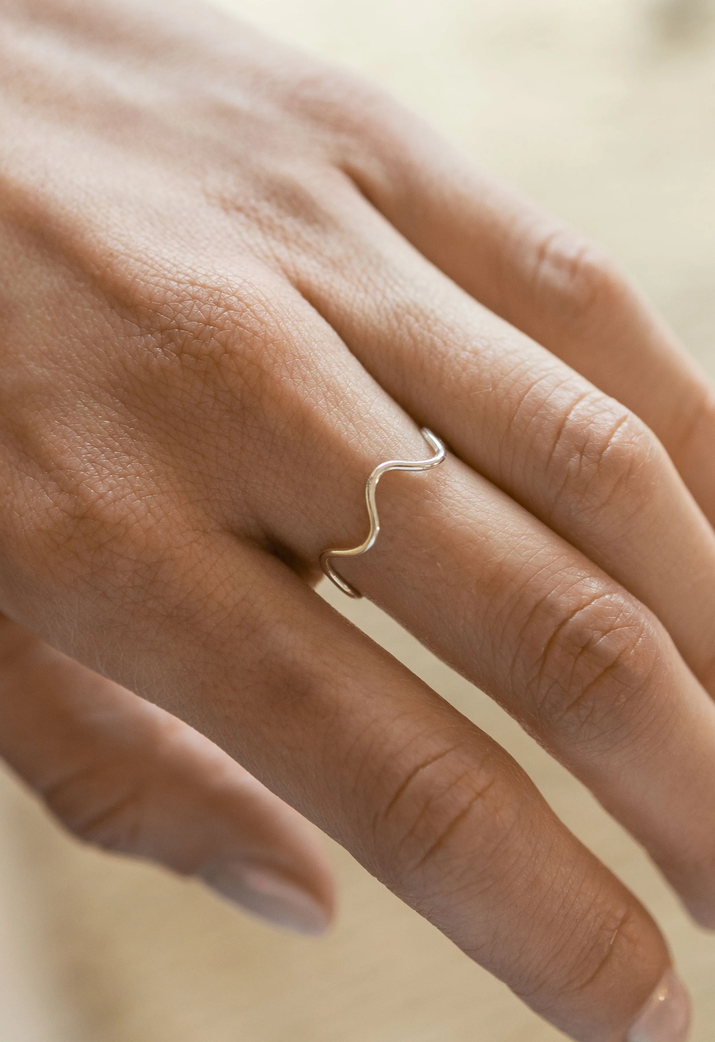 Wiggle Ring in Silver