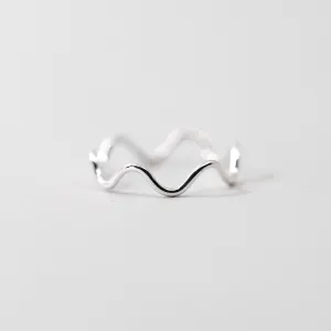 Wiggle Ring in Silver